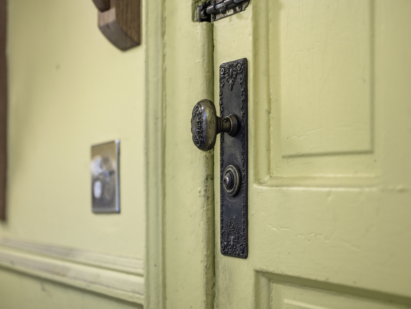 639 W Schubert Avenue