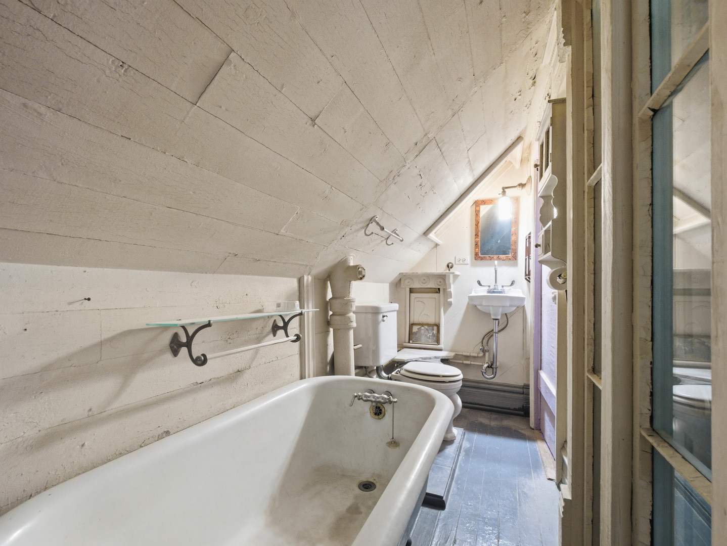 639 W Schubert Avenue