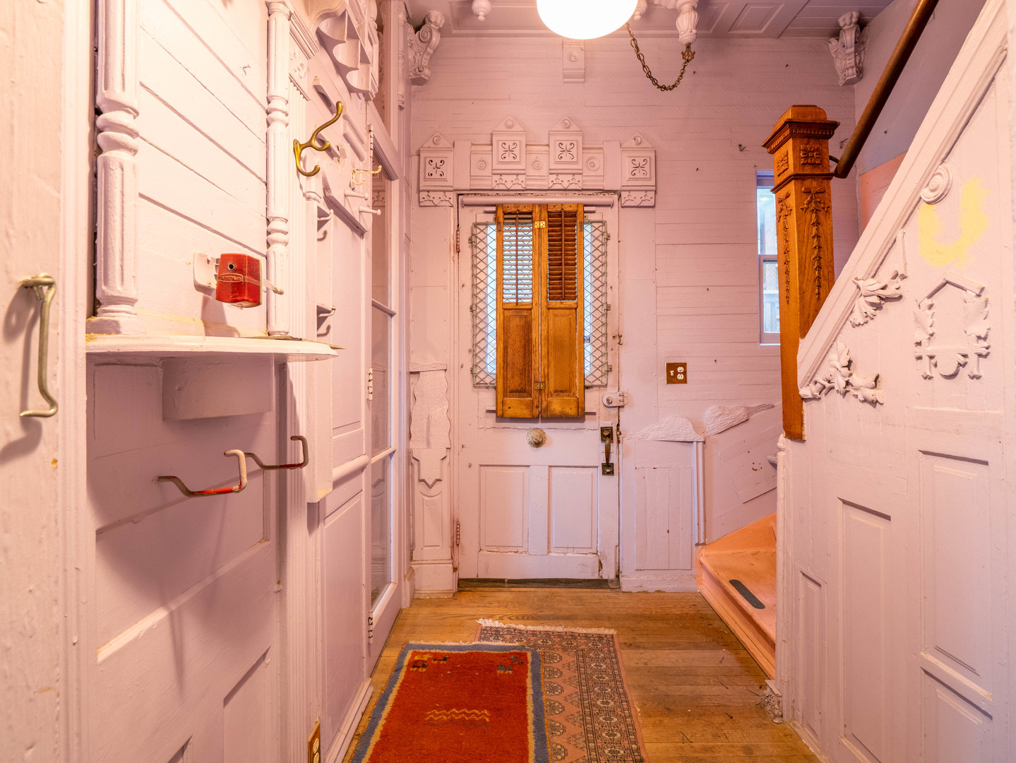 639 W Schubert Avenue