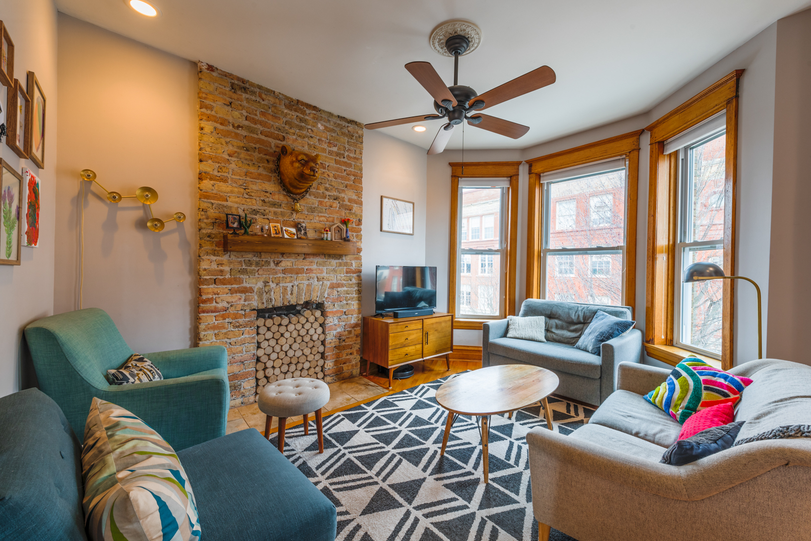 3115 W Belden Avenue Unit: 3