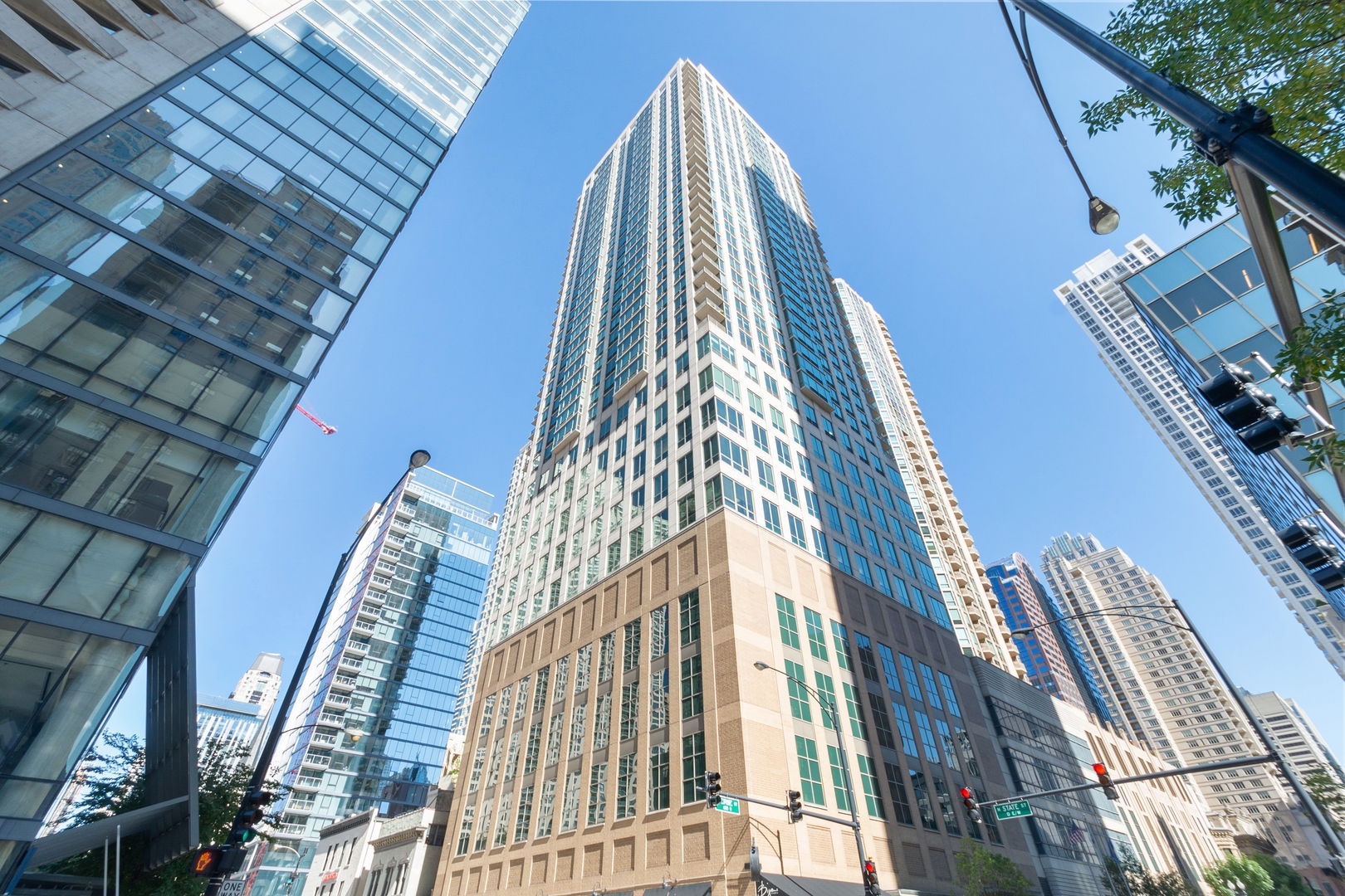 2 E ERIE Street Unit: 1414