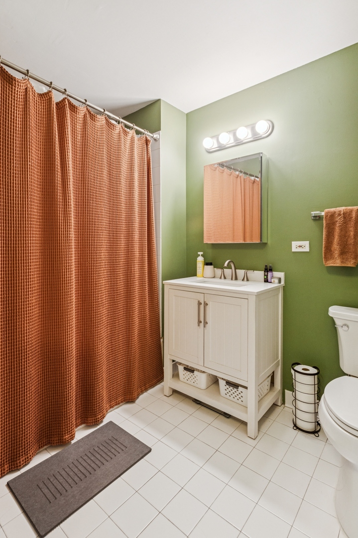 2 E ERIE Street Unit: 1414