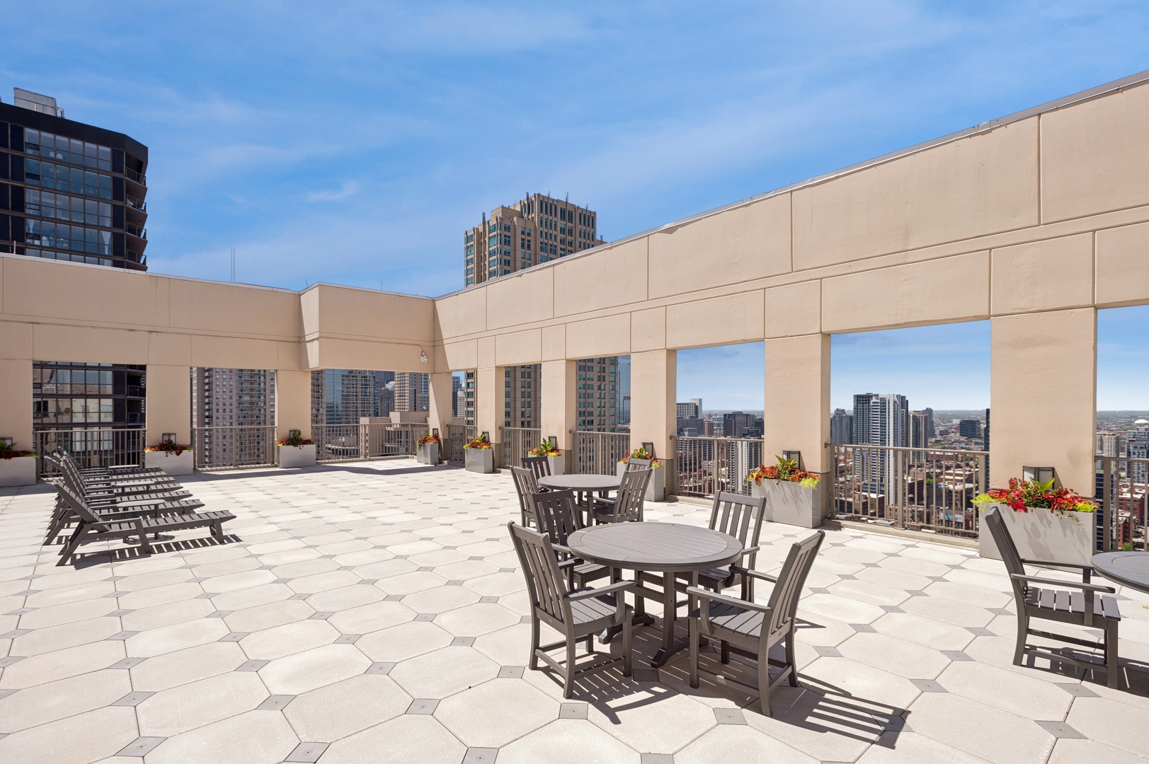 2 E ERIE Street Unit: 1414