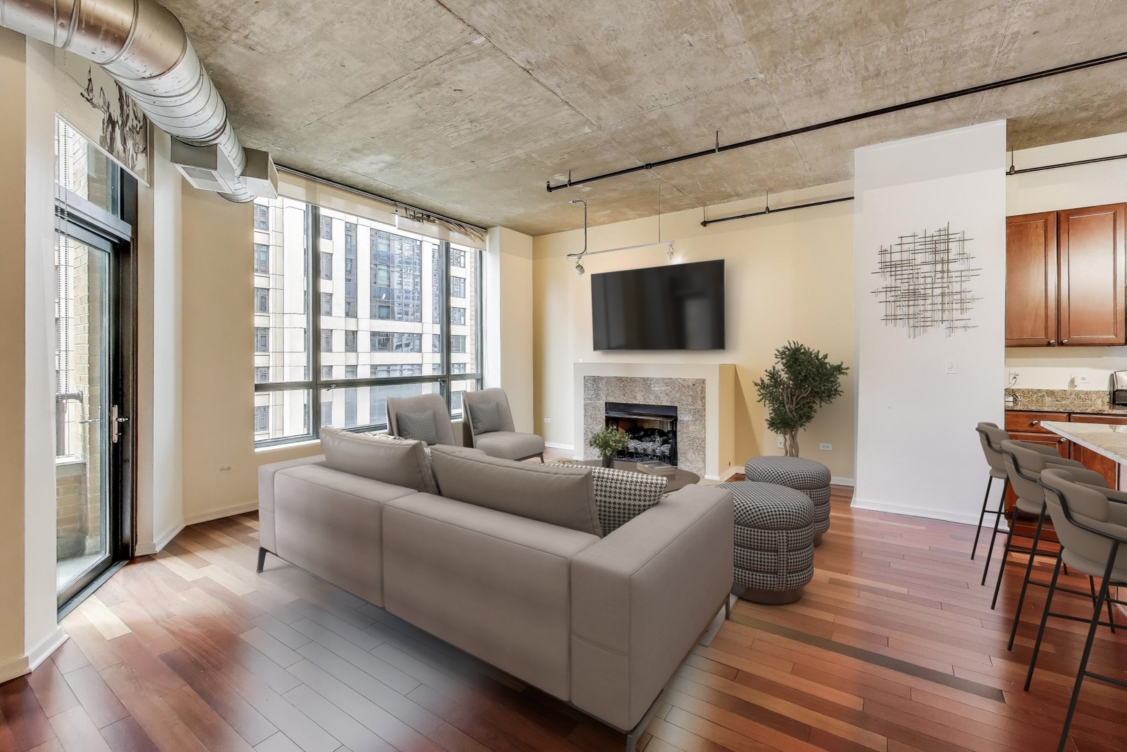 520 S State Street Unit: 706