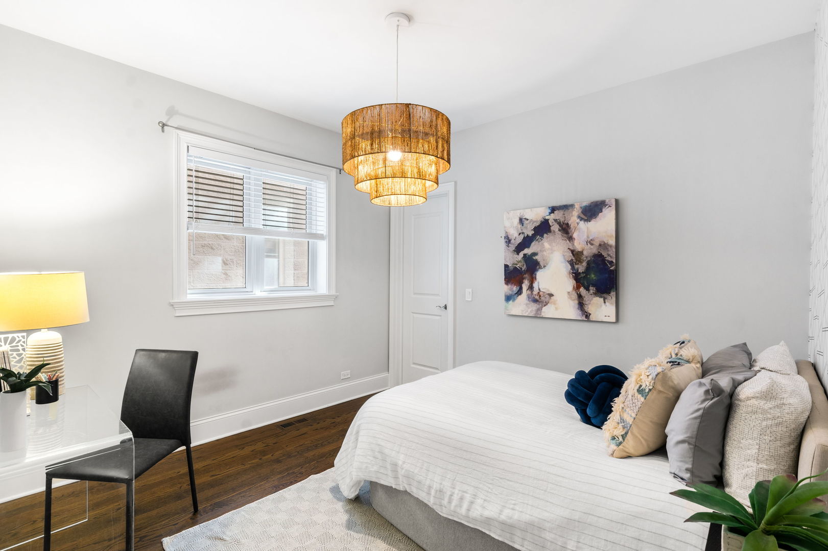 1833 W Addison Street Unit: 2