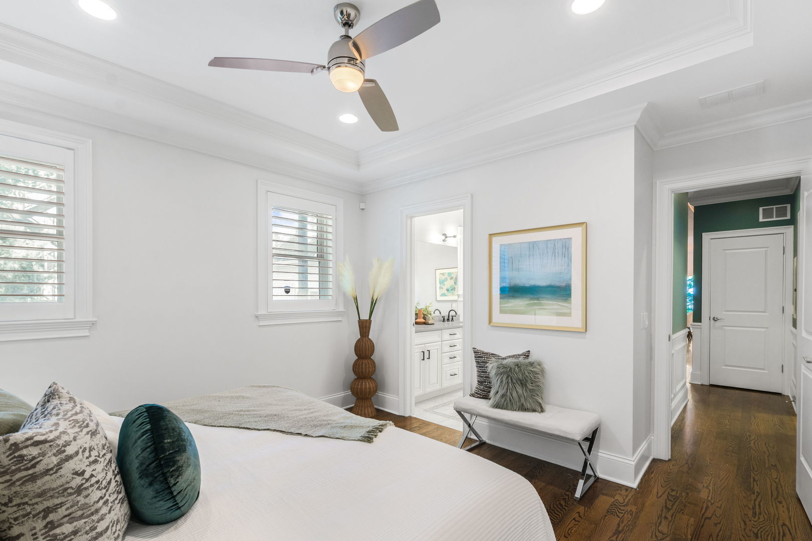 1833 W Addison Street Unit: 2