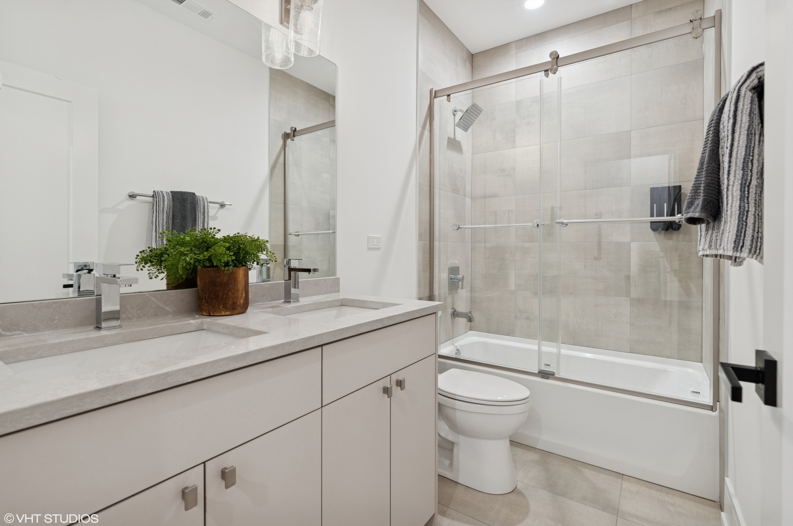 1714 N Washtenaw Avenue Unit: 1