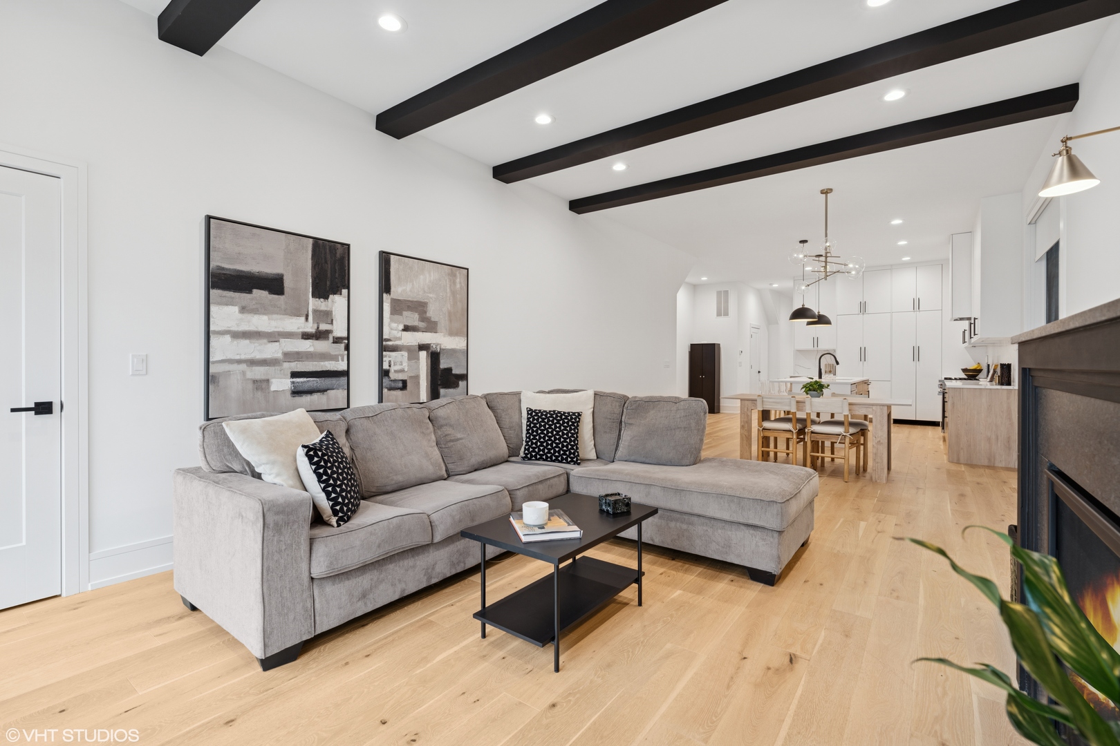 1714 N Washtenaw Avenue Unit: 1