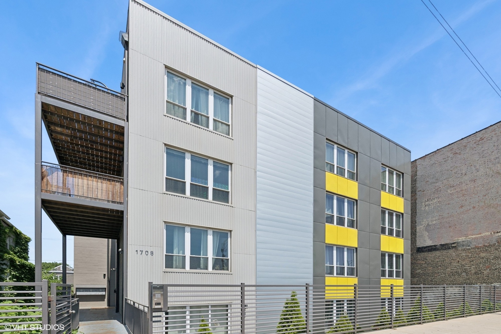 1708 W CERMAK Road Unit: 2E