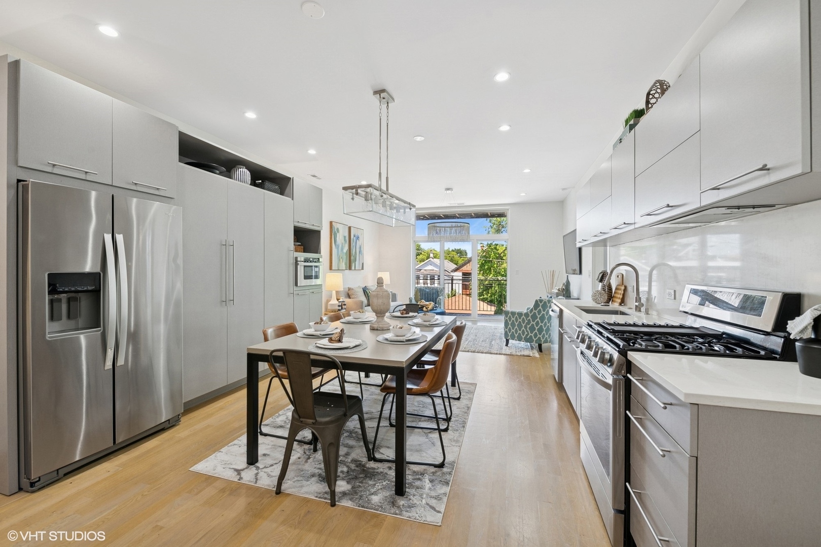 1708 W CERMAK Road Unit: 2E