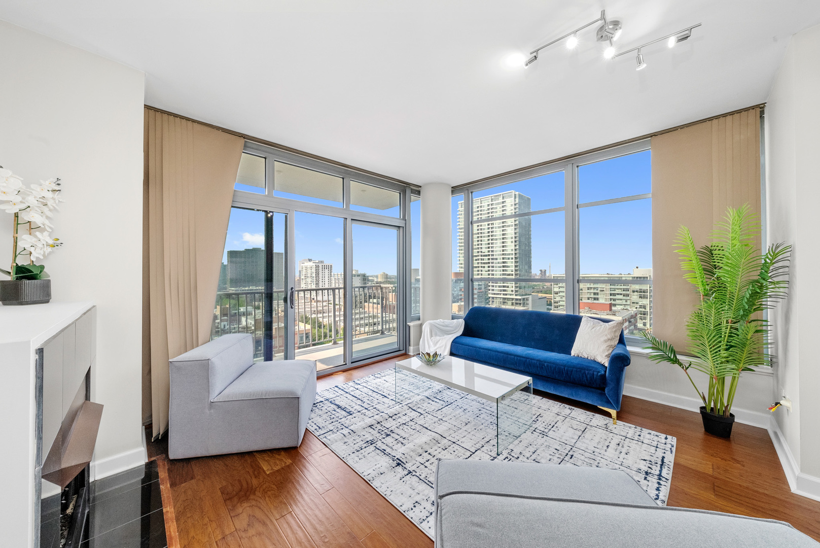 1600 S Prairie Avenue Unit: 1507