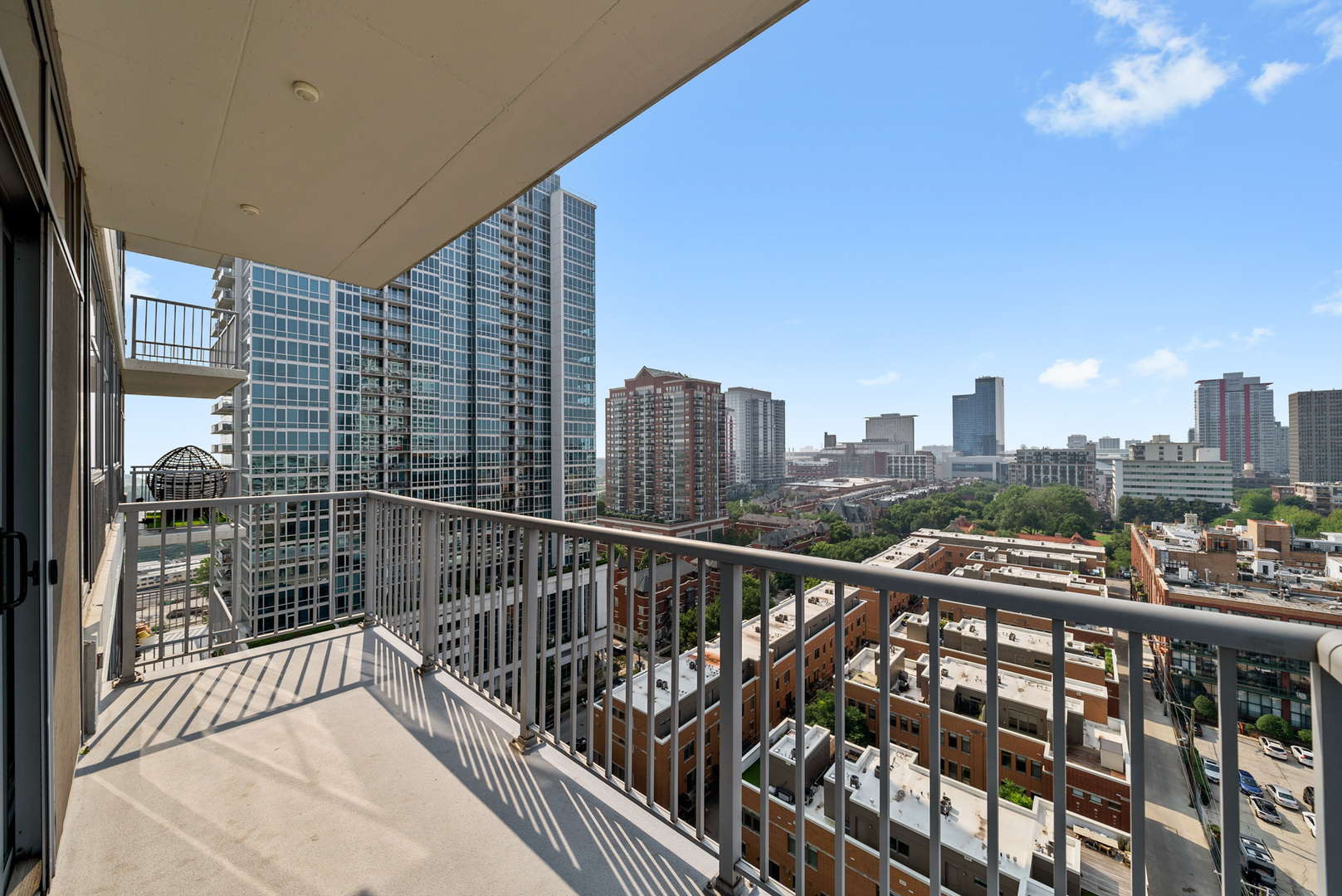 1600 S Prairie Avenue Unit: 1507