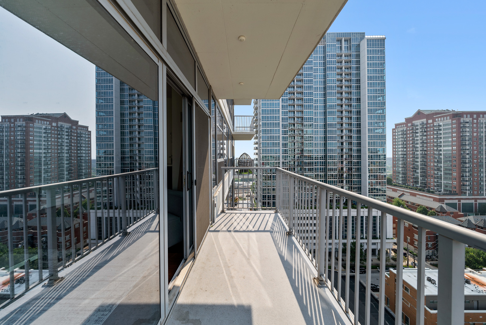 1600 S Prairie Avenue Unit: 1507