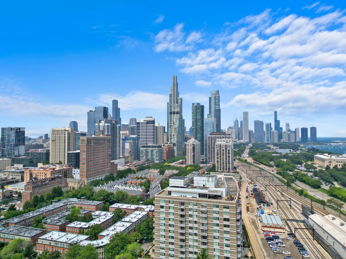 1600 S Prairie Avenue Unit: 1507