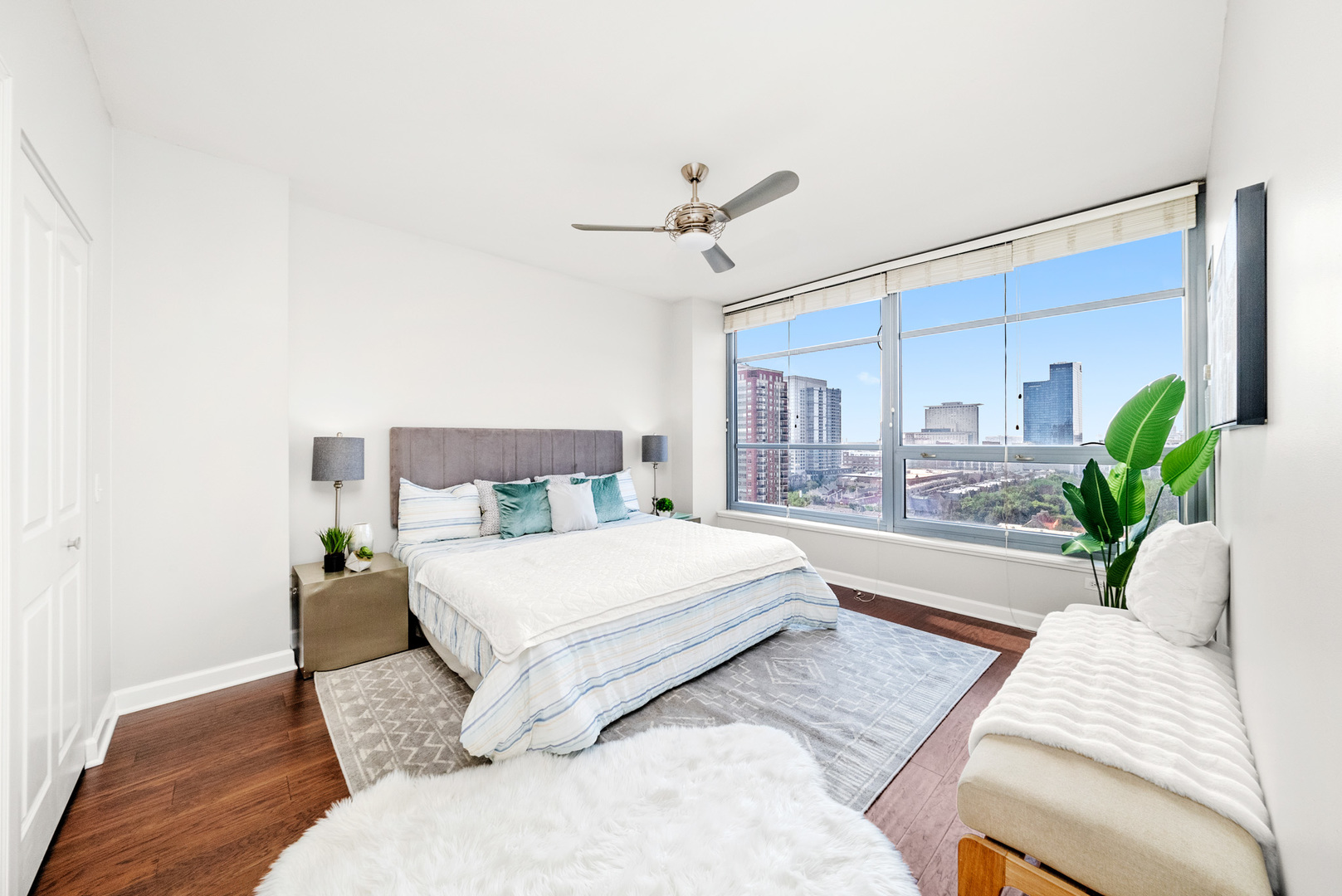 1600 S Prairie Avenue Unit: 1507