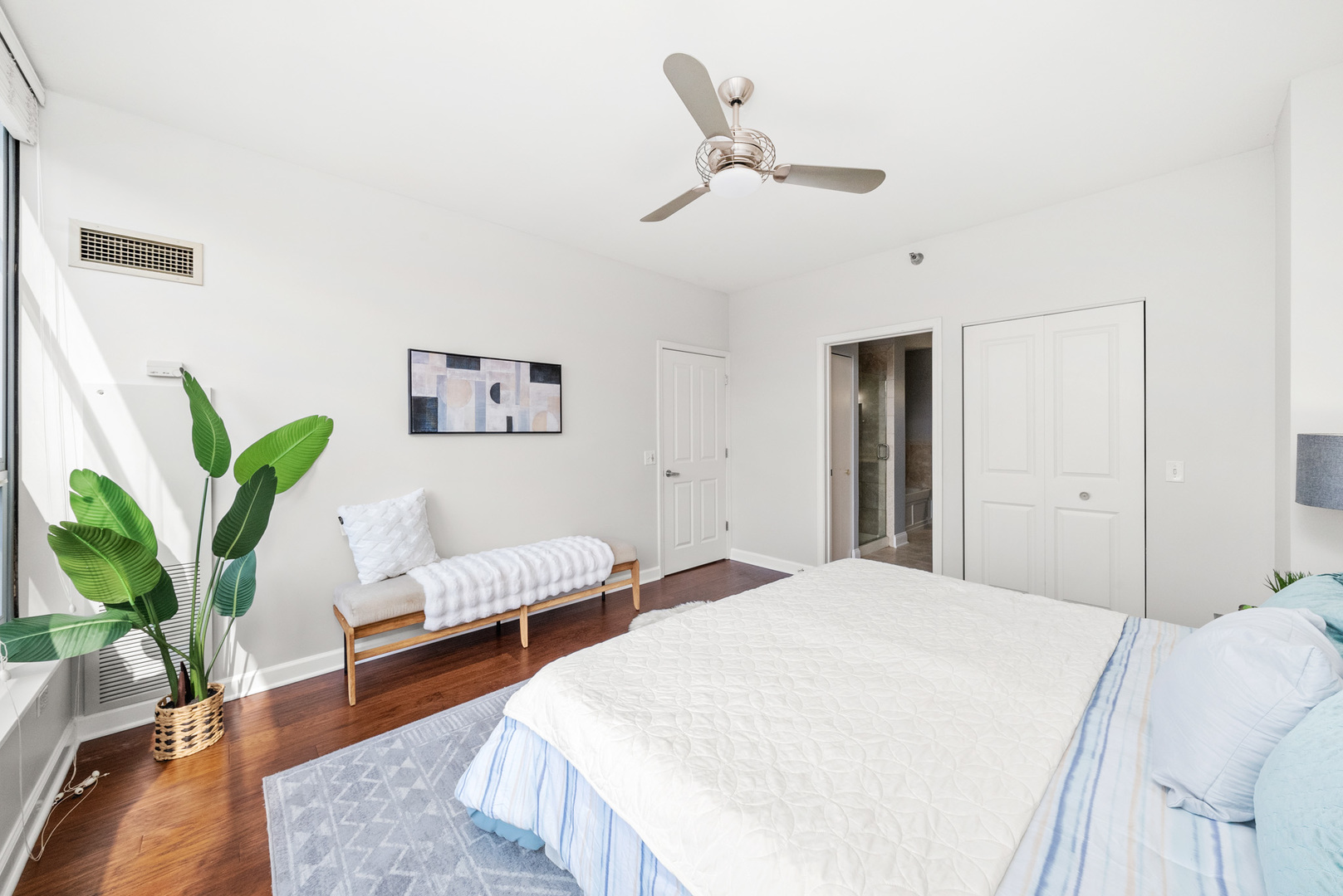 1600 S Prairie Avenue Unit: 1507