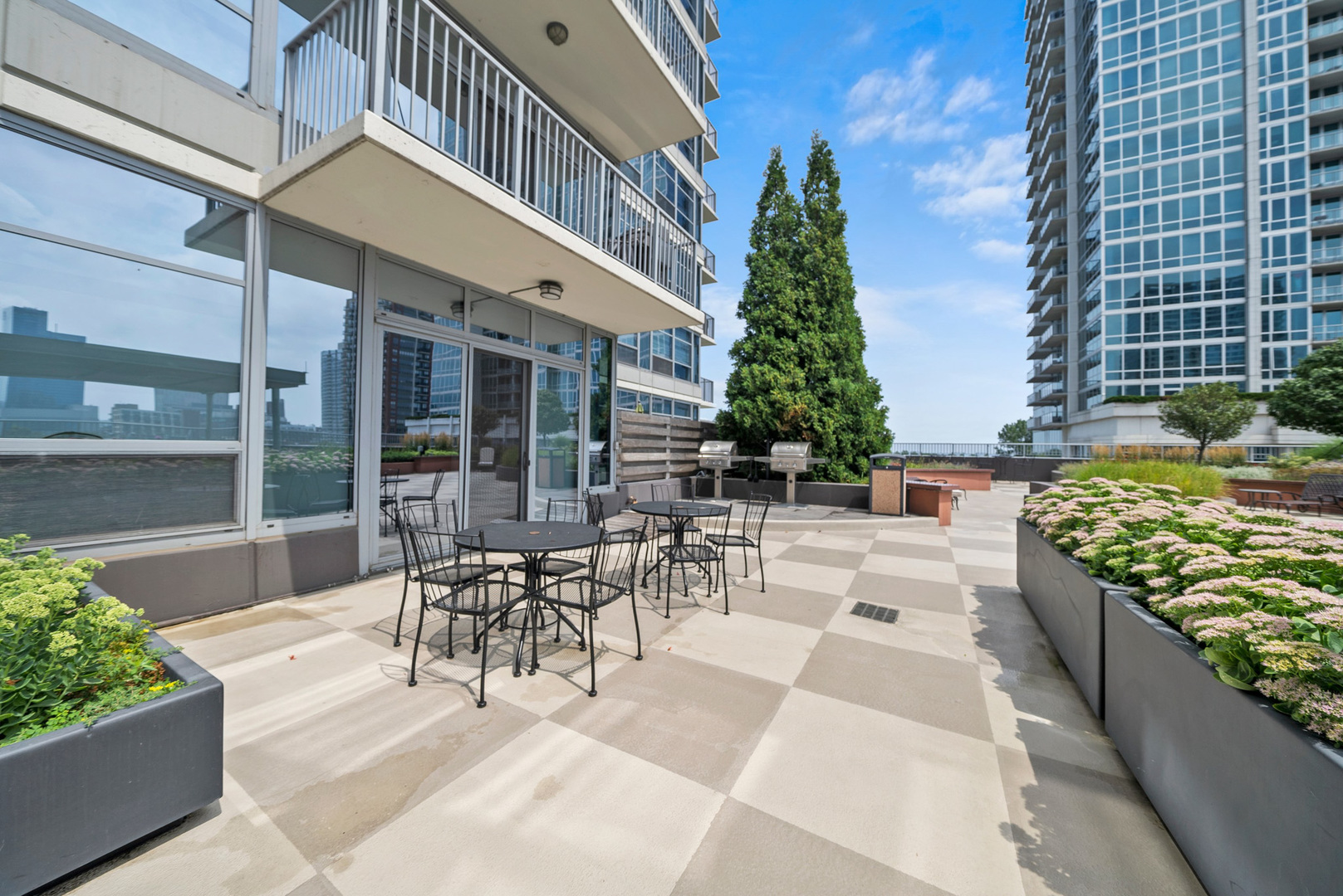 1600 S Prairie Avenue Unit: 1507