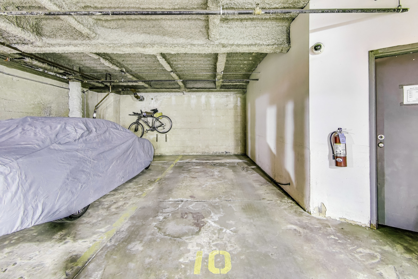 1215 W GUNNISON Street Unit: 205