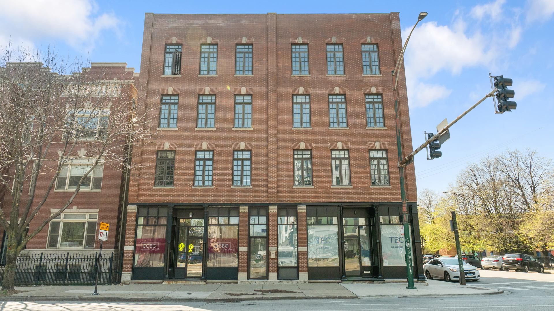 636 N Racine Avenue Unit: 2N