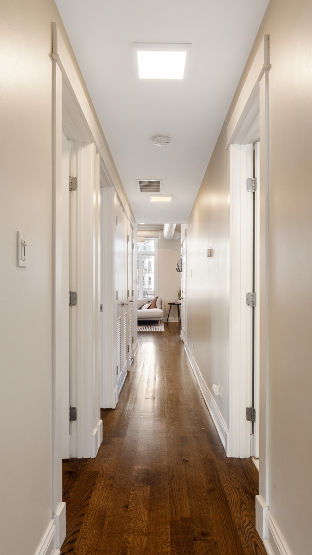 636 N Racine Avenue Unit: 2N