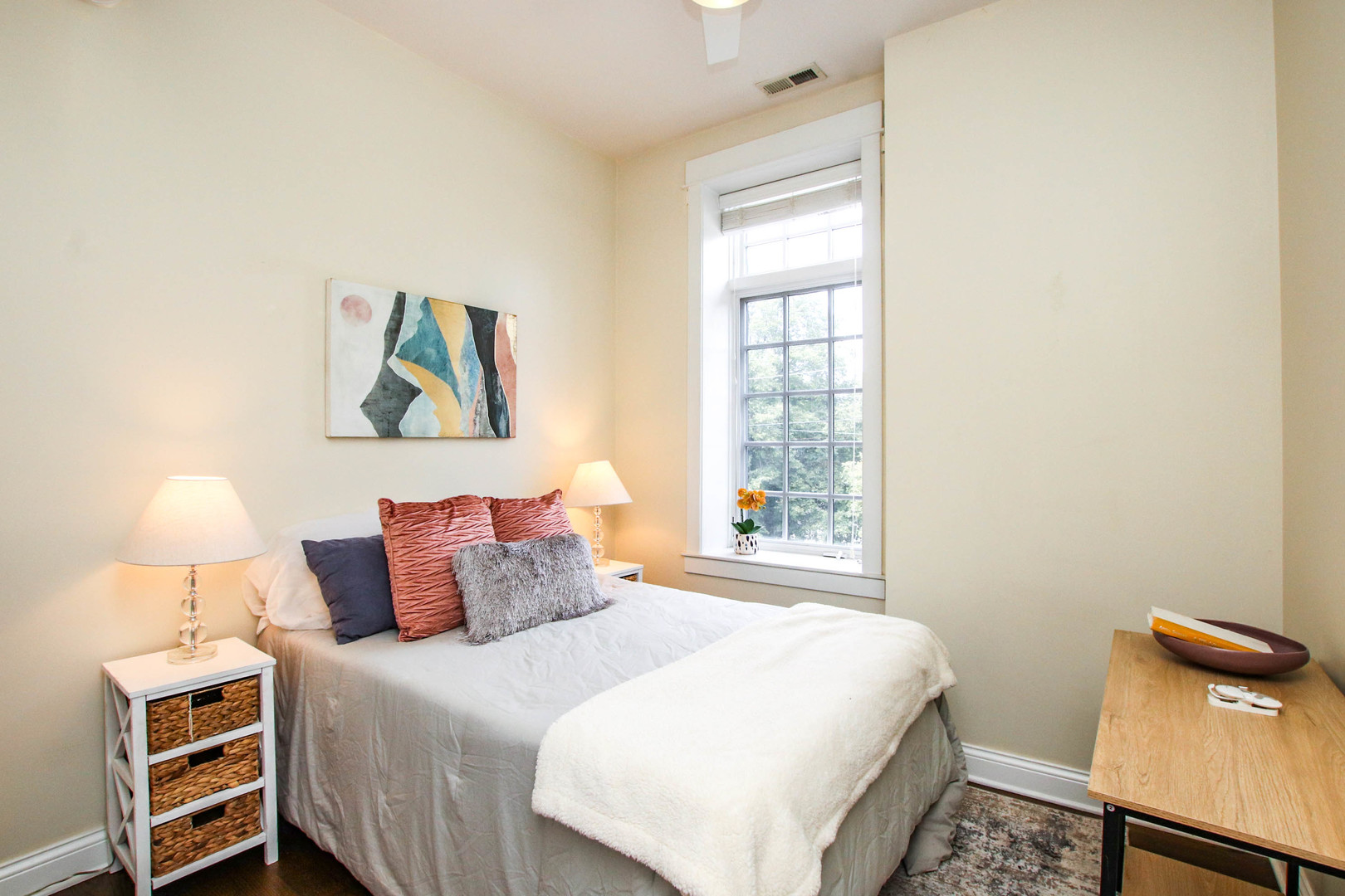 636 N Racine Avenue Unit: 2N