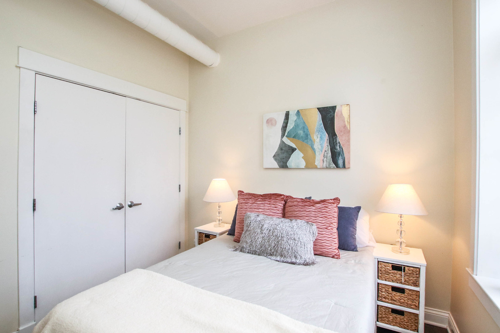 636 N Racine Avenue Unit: 2N