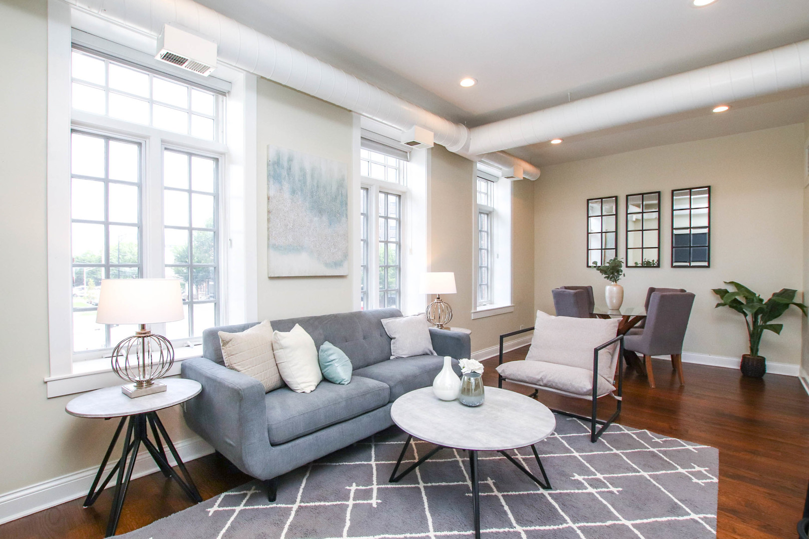 636 N Racine Avenue Unit: 2N