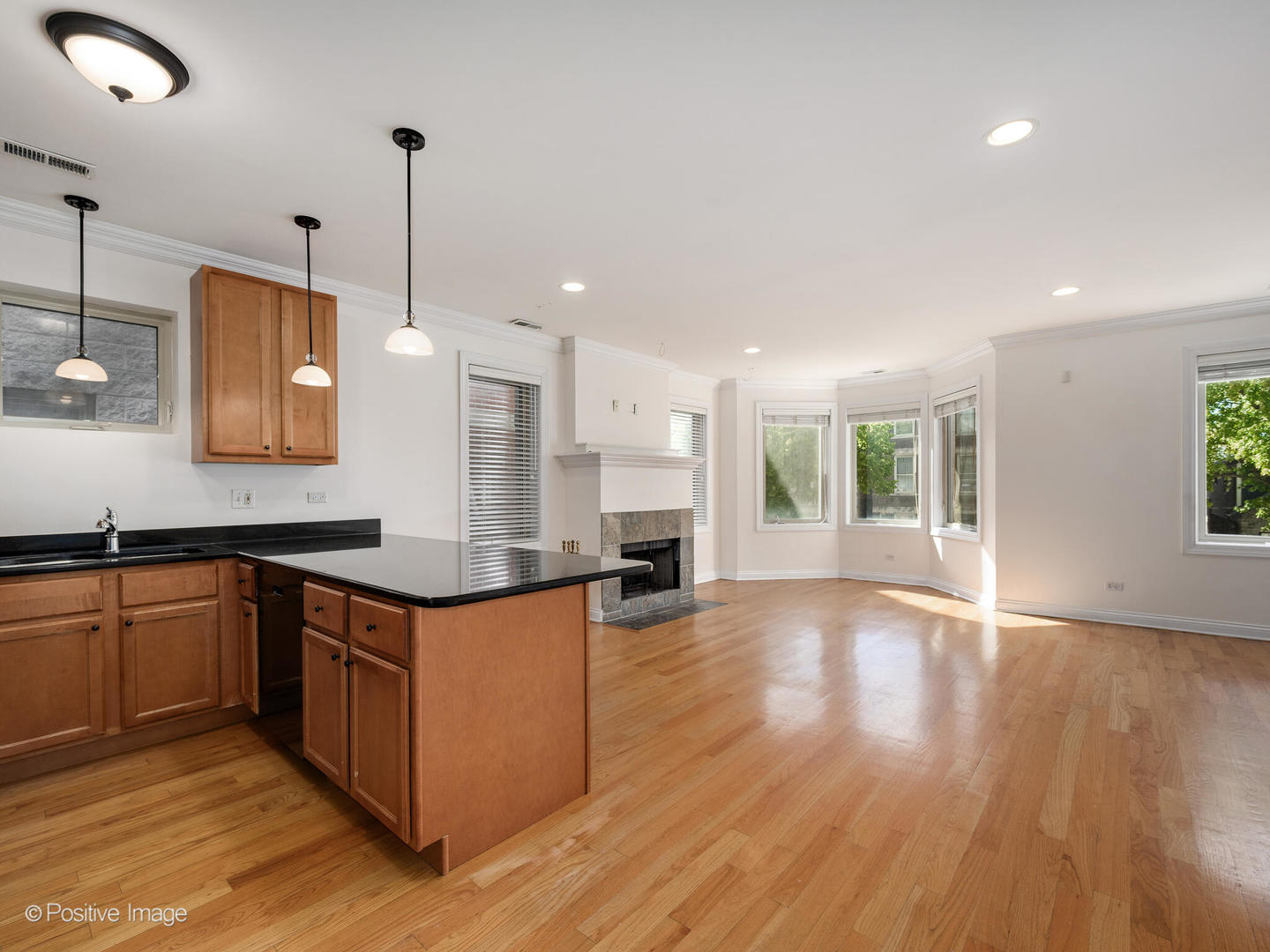 1533 N Campbell Avenue Unit: 2