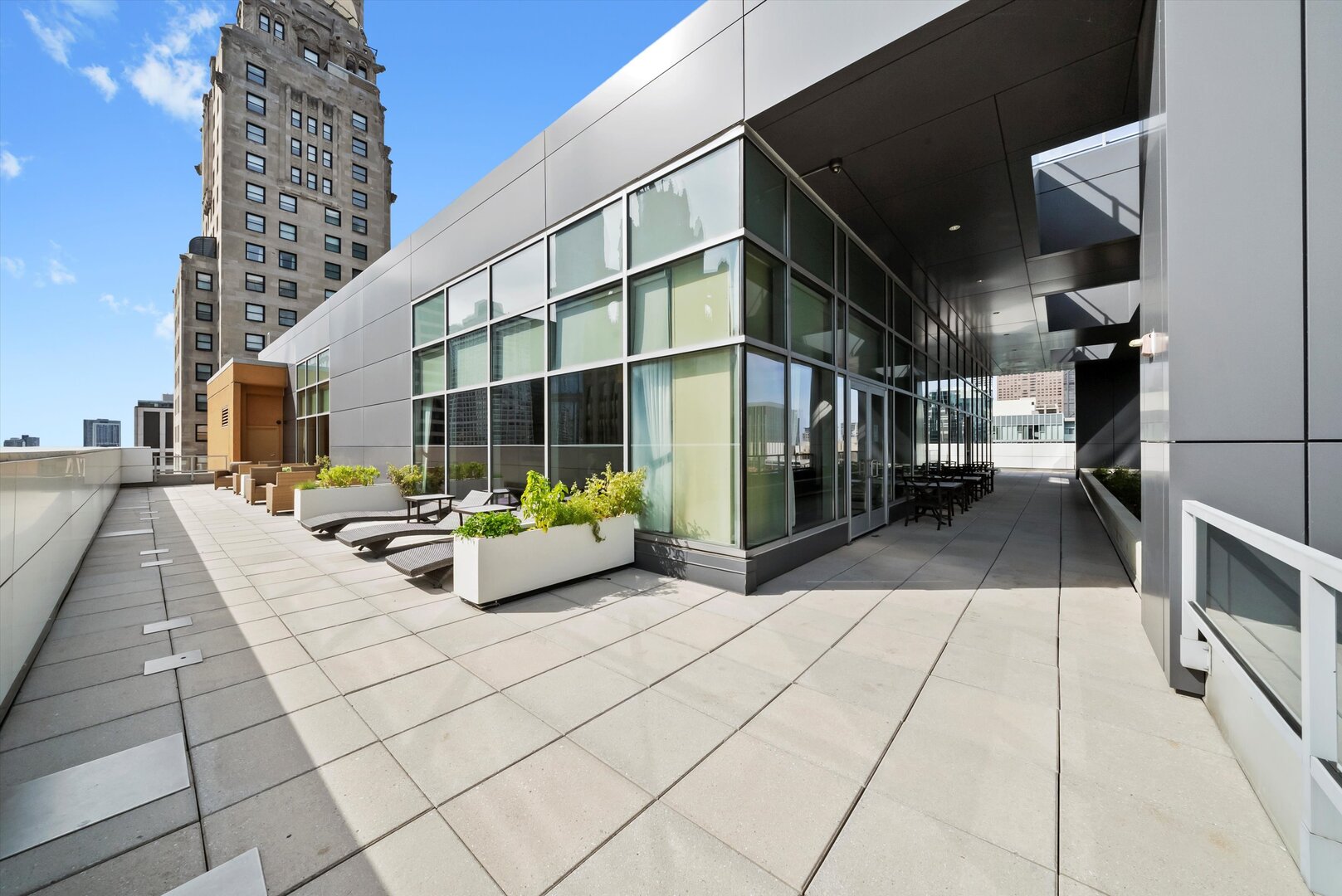 160 E Illinois Street Unit: 2101