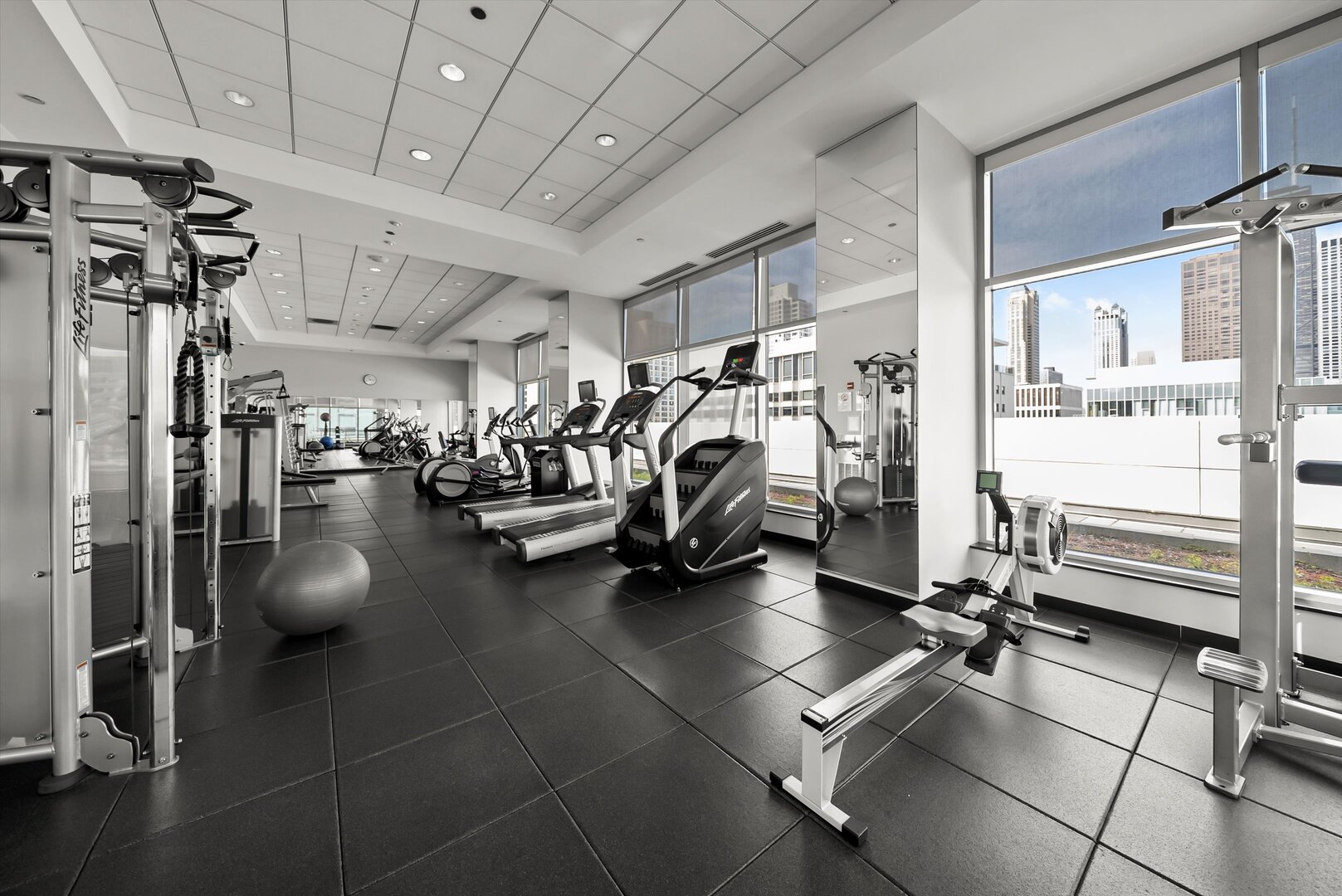 160 E Illinois Street Unit: 2101