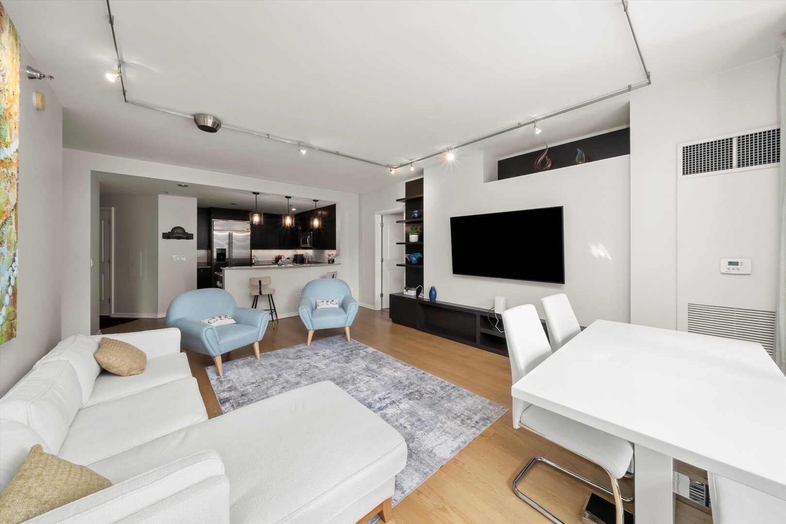 160 E Illinois Street Unit: 2101