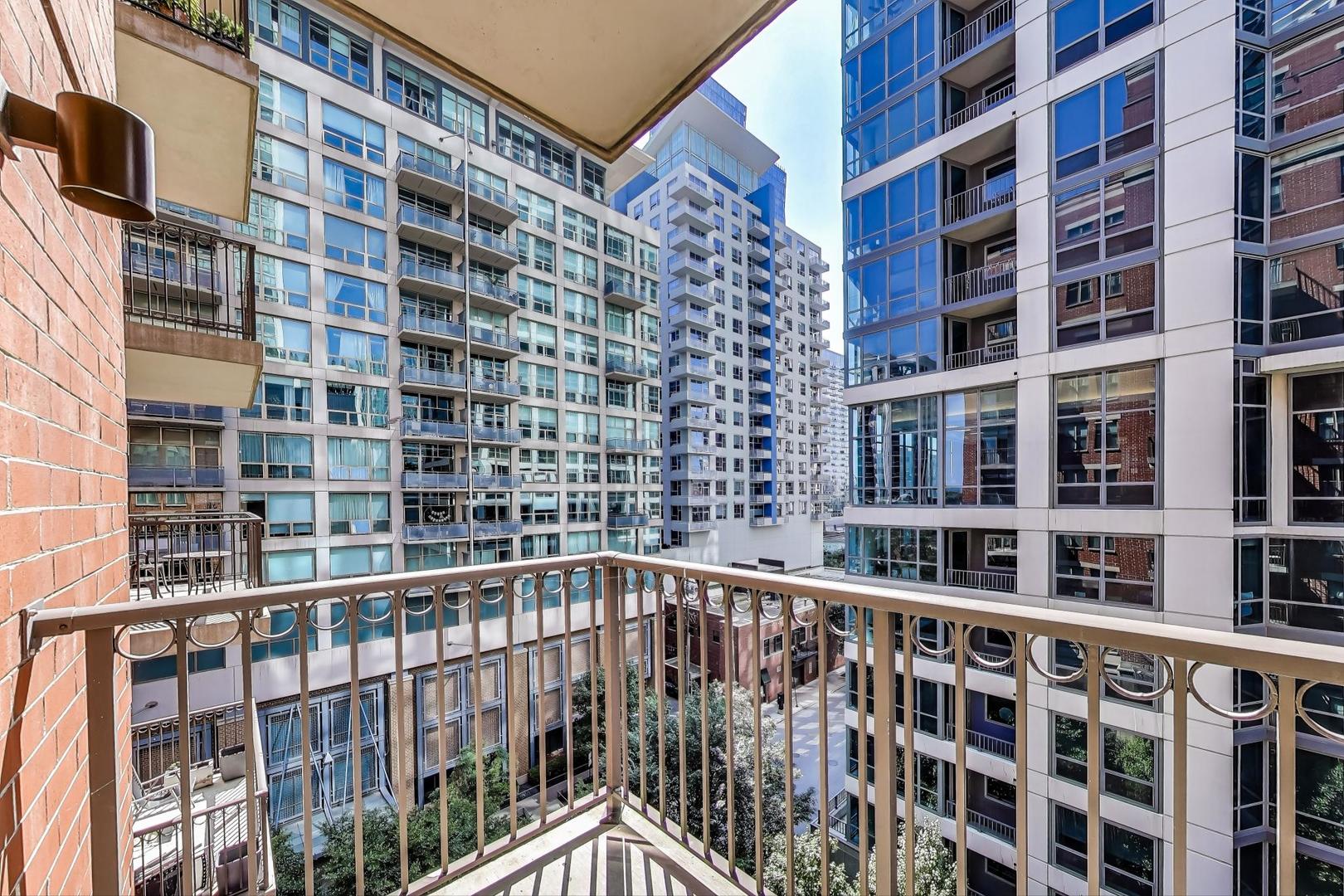 1250 S INDIANA Avenue Unit: 710