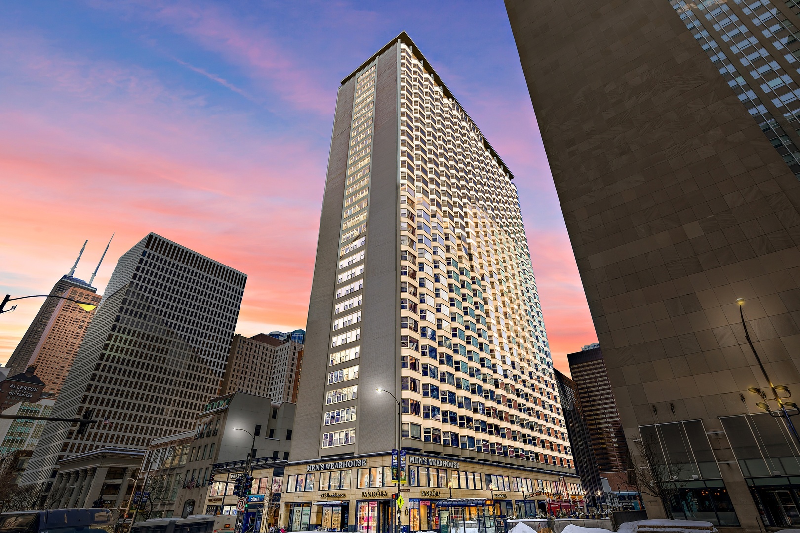 535 N MICHIGAN Avenue Unit: 1009