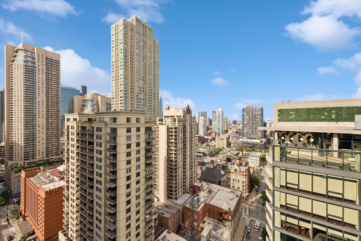 2 E Erie Street Unit: 2605