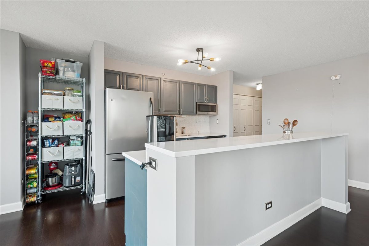 2 E Erie Street Unit: 2605