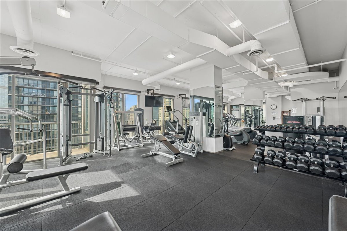 2 E Erie Street Unit: 2605