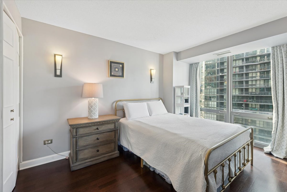 2 E Erie Street Unit: 2605