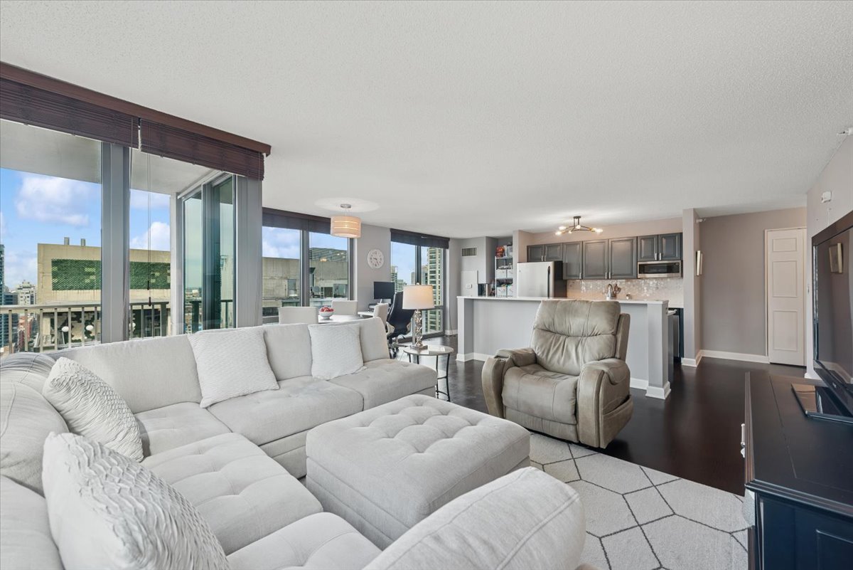 2 E Erie Street Unit: 2605