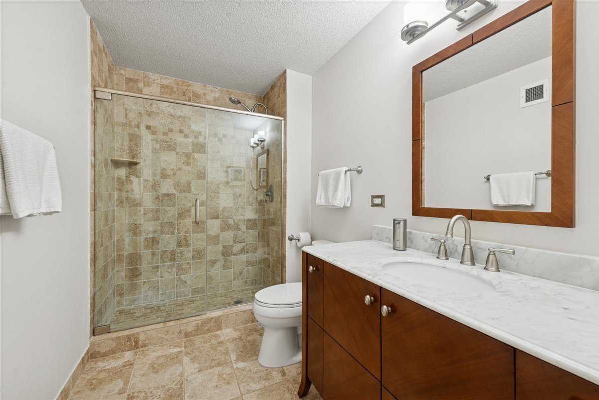 2 E Erie Street Unit: 2605