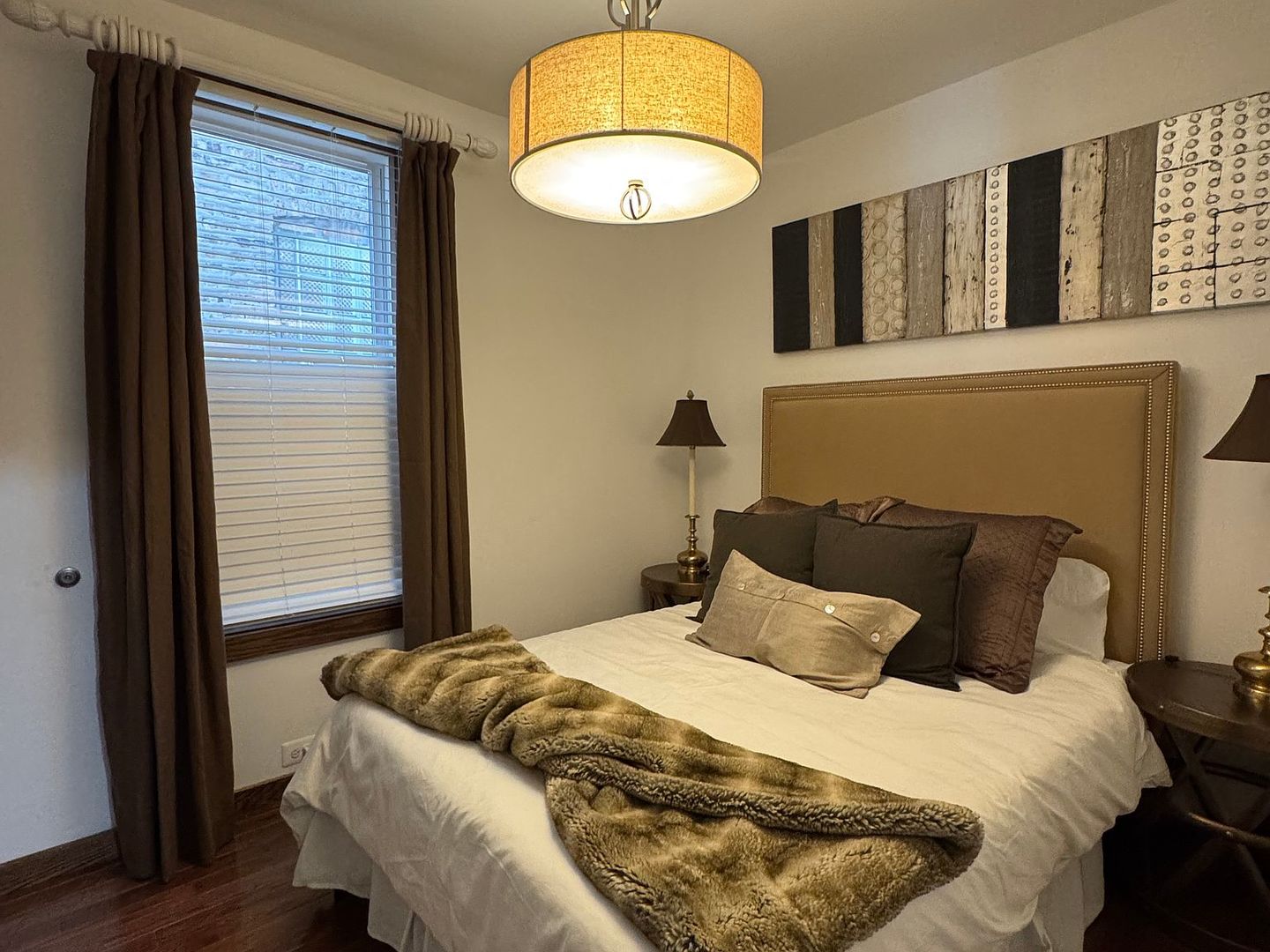 1913 W Cuyler Avenue Unit: 2