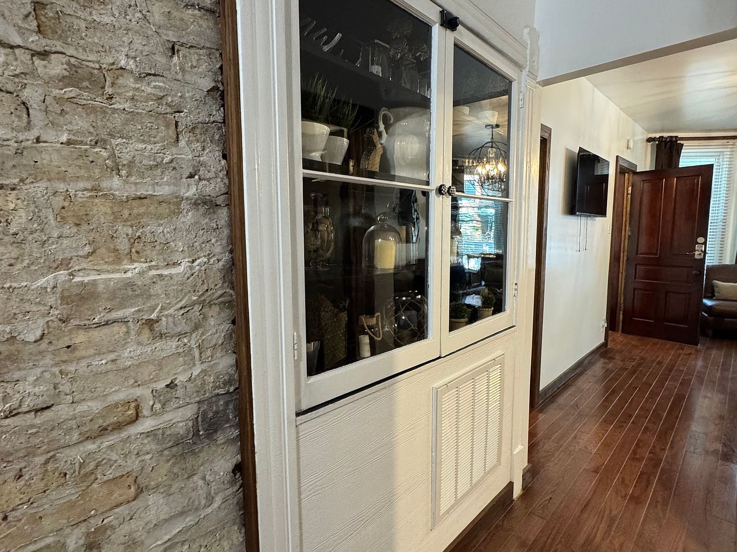 1913 W Cuyler Avenue Unit: 2