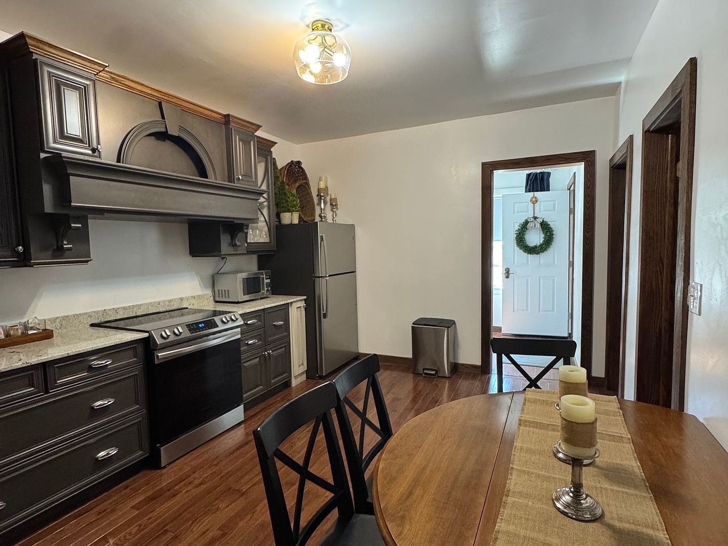 1913 W Cuyler Avenue Unit: 2