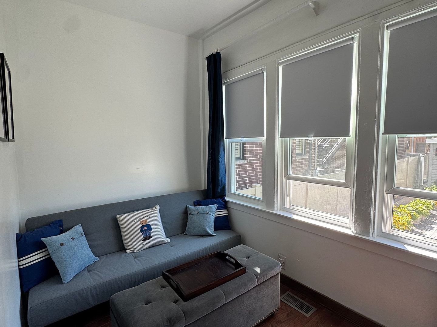 1913 W Cuyler Avenue Unit: 2