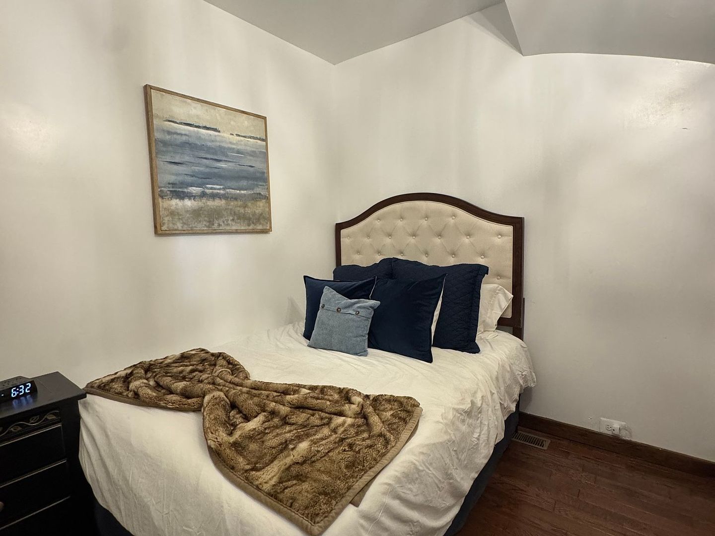 1913 W Cuyler Avenue Unit: 2