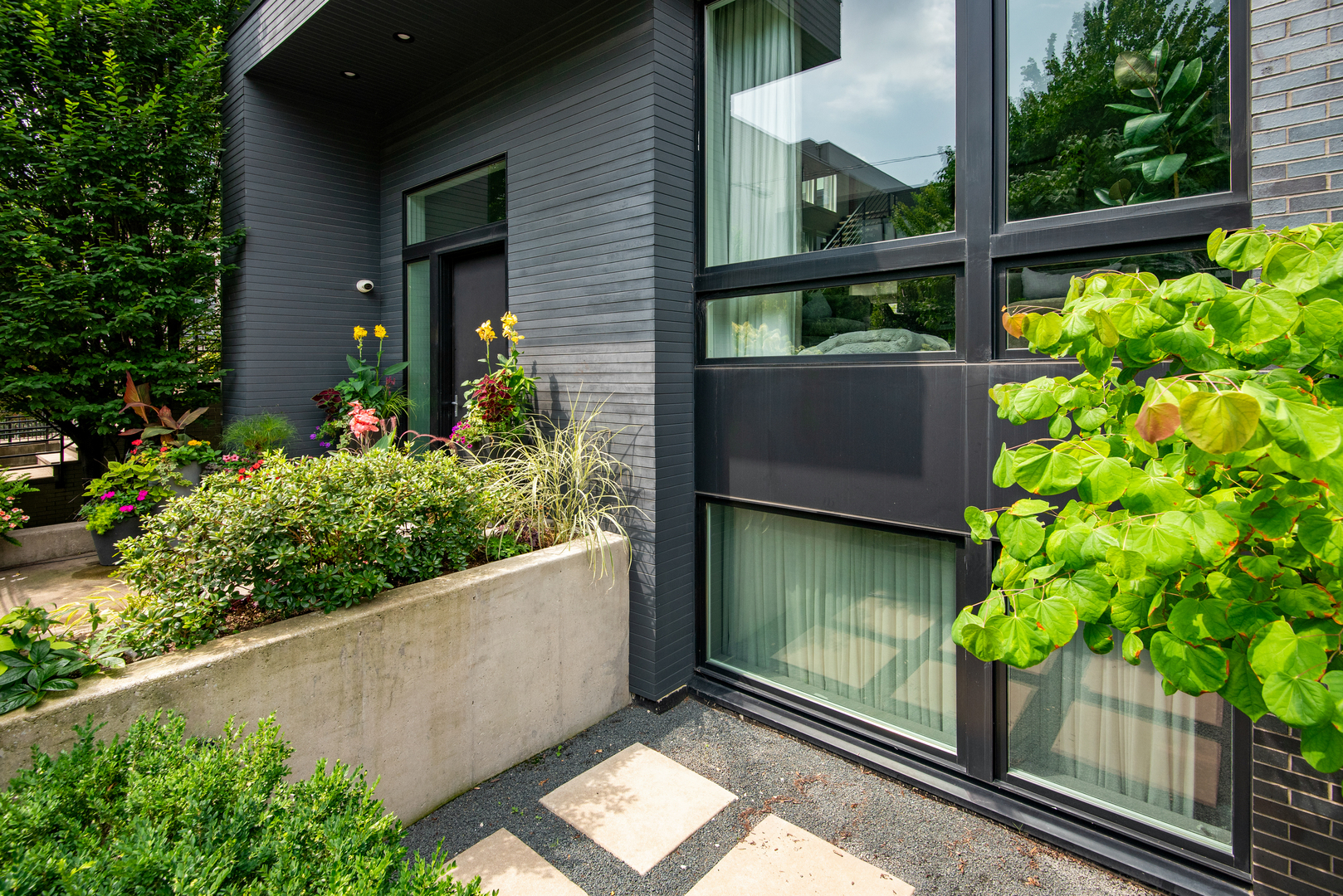 1622 N Wolcott Avenue