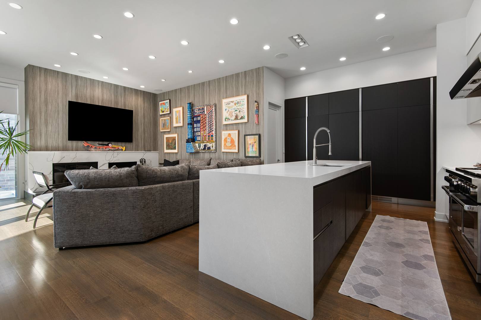 1622 N Wolcott Avenue