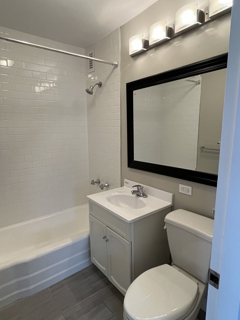 1360 N Sandburg Terrace Unit: 201