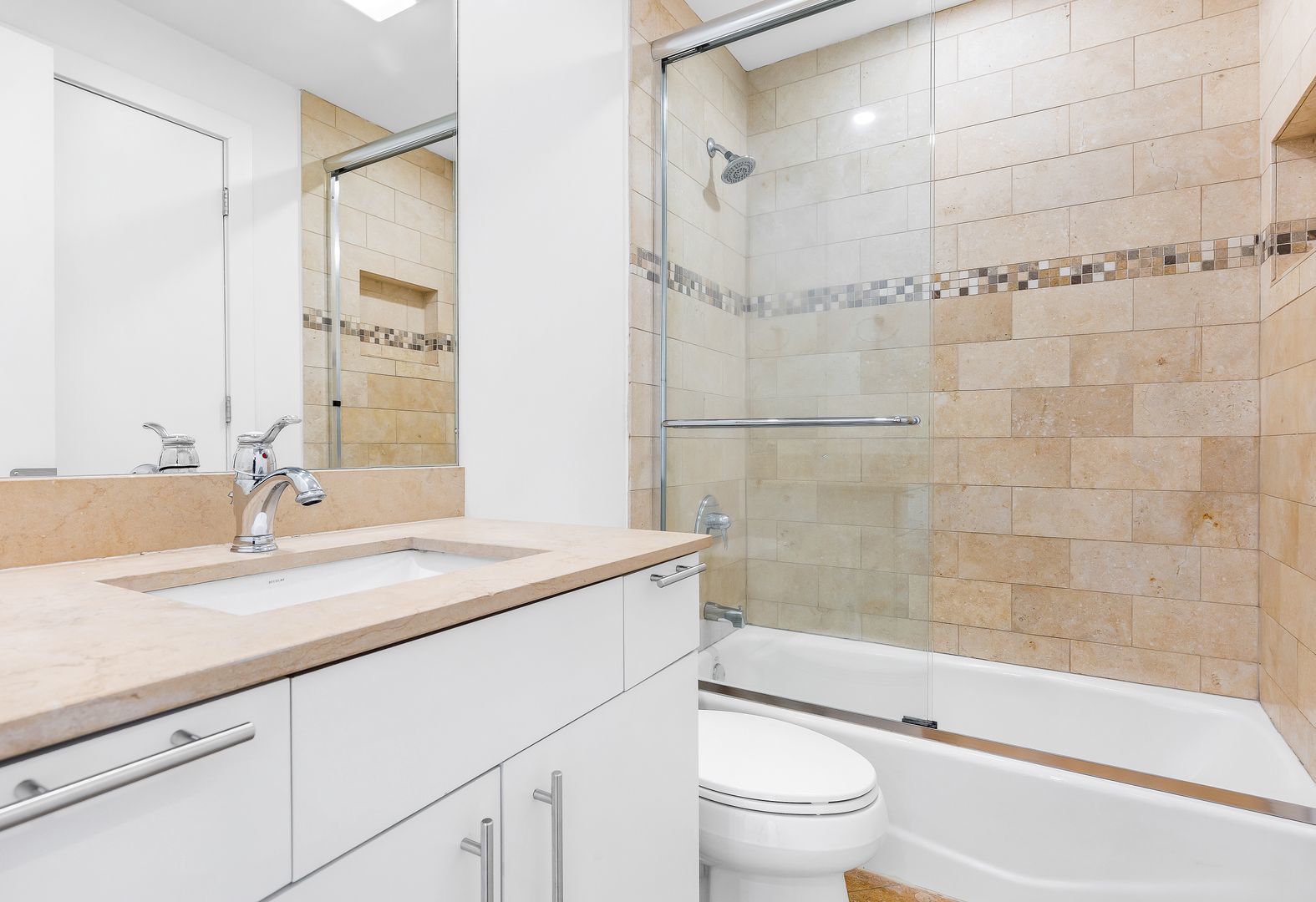 914 W Hubbard Street Unit: 305
