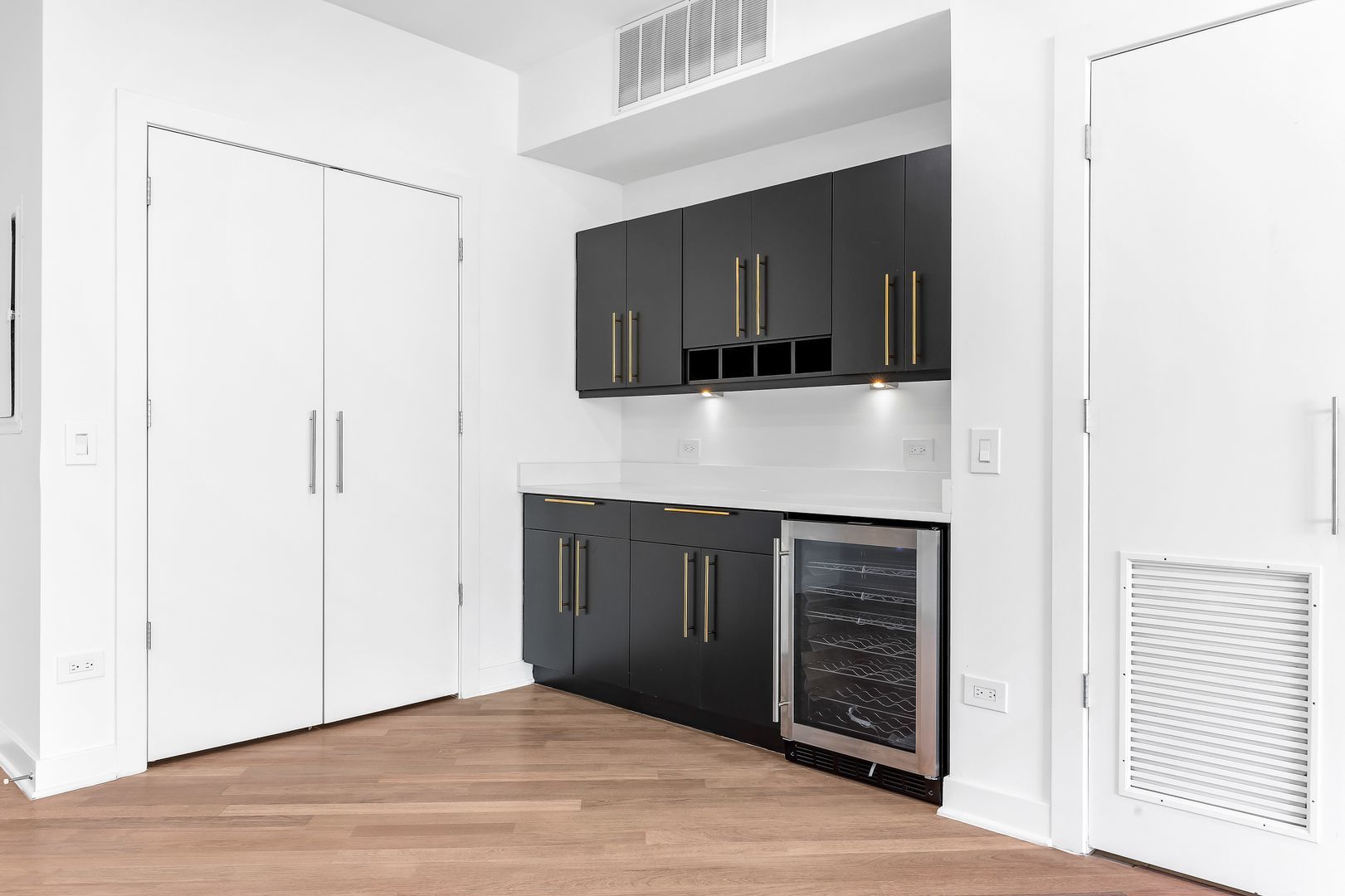 914 W Hubbard Street Unit: 305