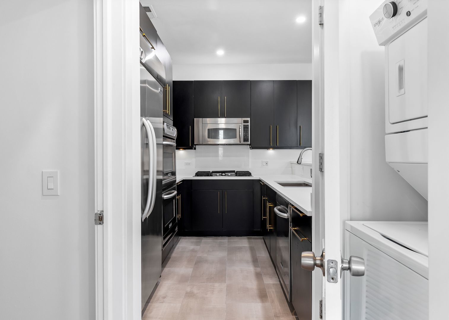 914 W Hubbard Street Unit: 305
